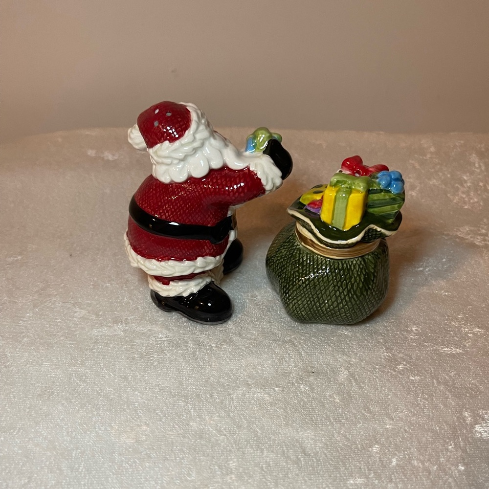 Fitz & Floyd Santa and Gift Sack Salt & Pepper Shakers - Picture 3 of 5